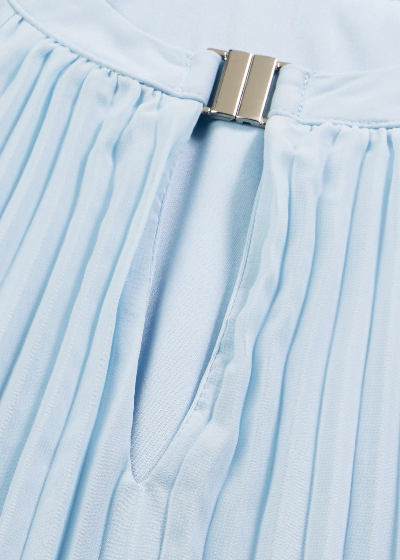 Sukienka mini plisowana z delikatnego szyfonu • niebieski pudrowy • sklep bonprix