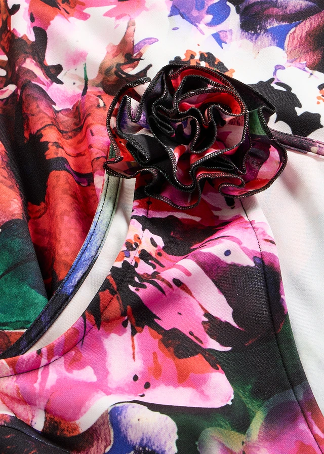 Robe de soirée en crêpe texturé avec fleur appliquée • noir floral • product-page.page-title-suffix