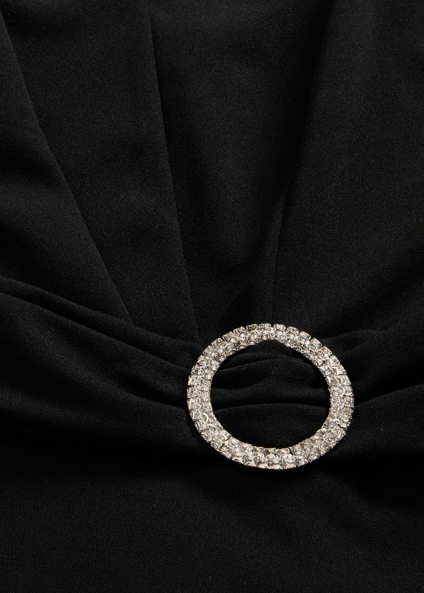 Večerné šaty zo štruktúrovaného krepu s riasením • čierna • obchod bonprix