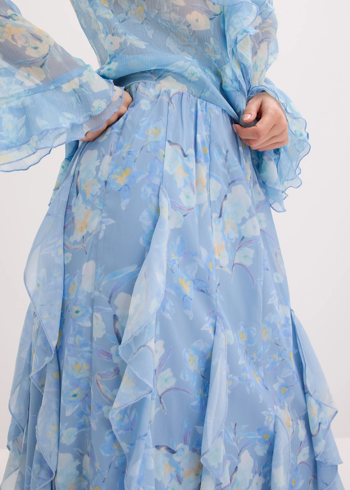 Jupe longue en mousseline légère • bleu poudré floral • Boutique bonprix