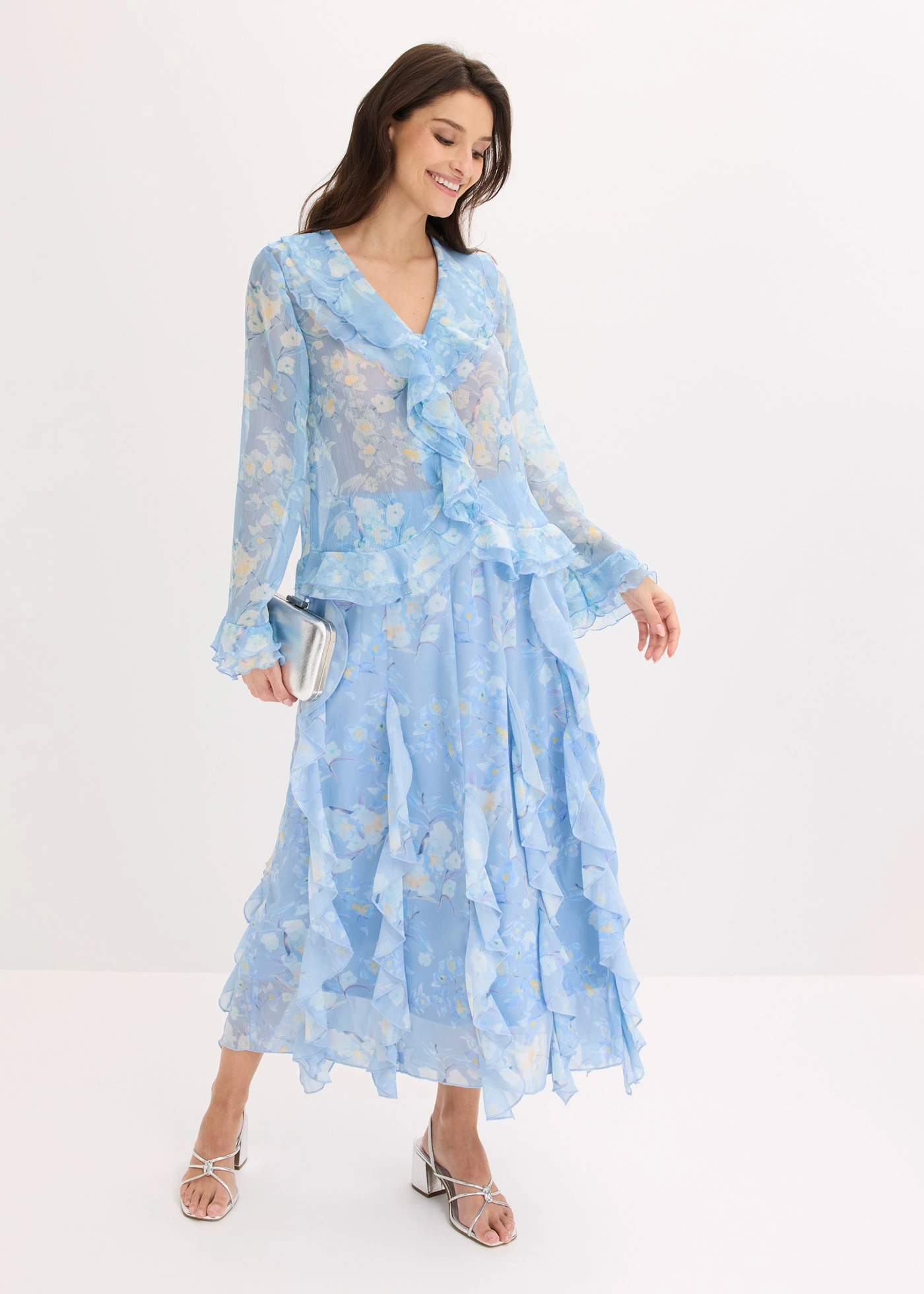 Chiffon blouse met volants • poederblauw gebloemd • bonprix online shop