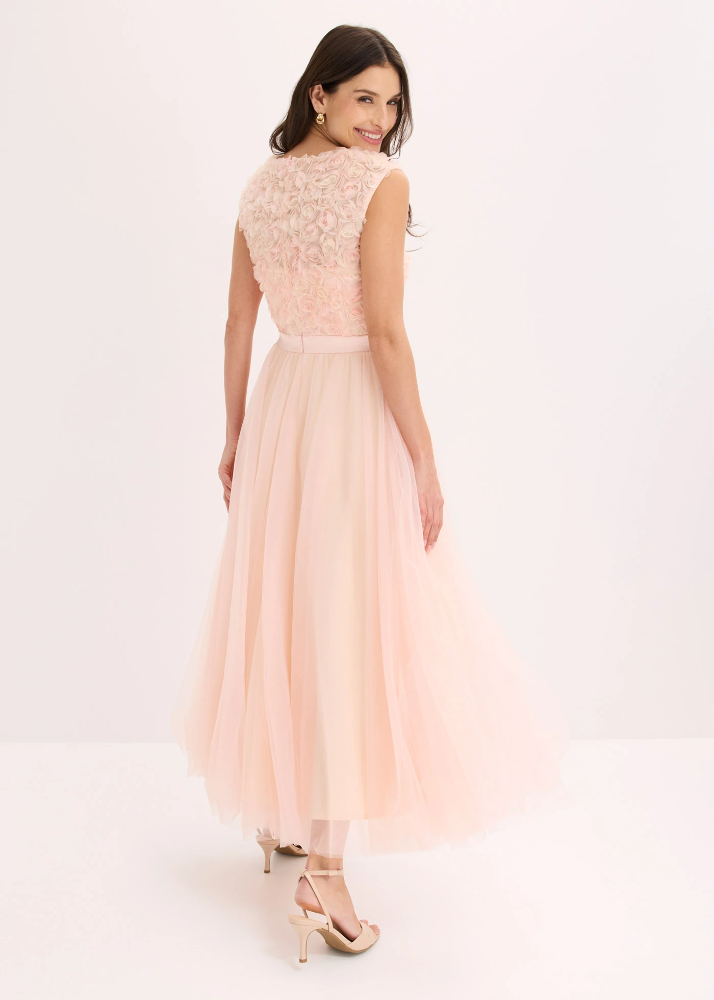 Robe de soirée en tulle délicat avec détails fleurs • rose nacré-beige nacré • Boutique bonprix