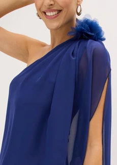 Robe de soirée en mousseline avec fleur appliquée • bleu nuit • Boutique bonprix