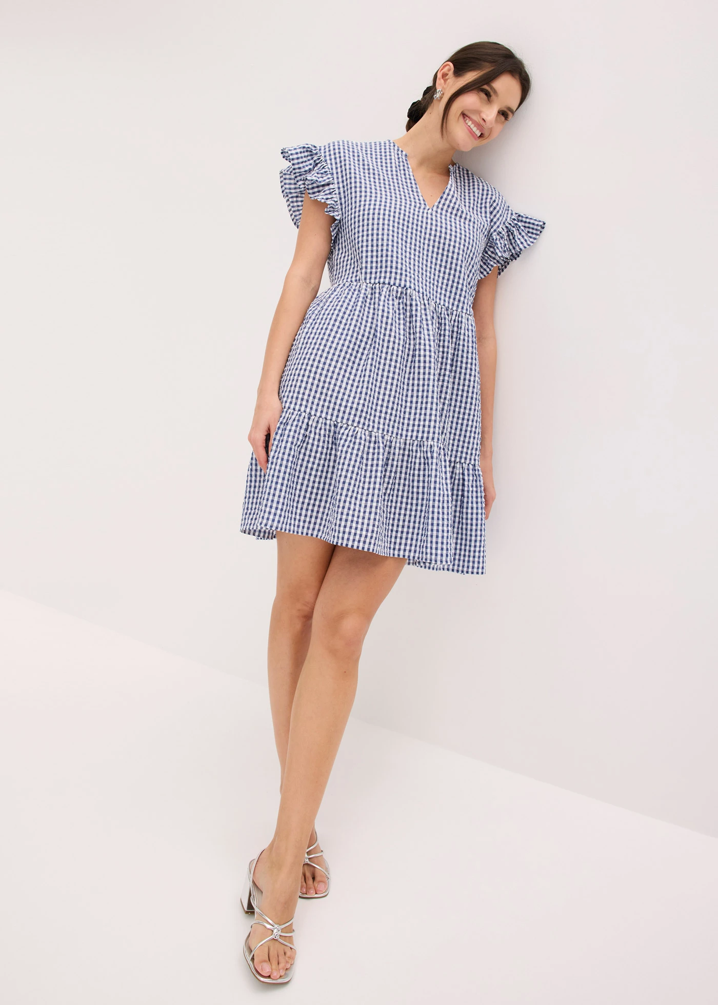 Robe courte en seersucker • écru-bleu foncé carreaux • Boutique bonprix