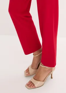 One-shoulder jumpsuit van gestructureerde crêpe • donkerrood • bonprix online shop