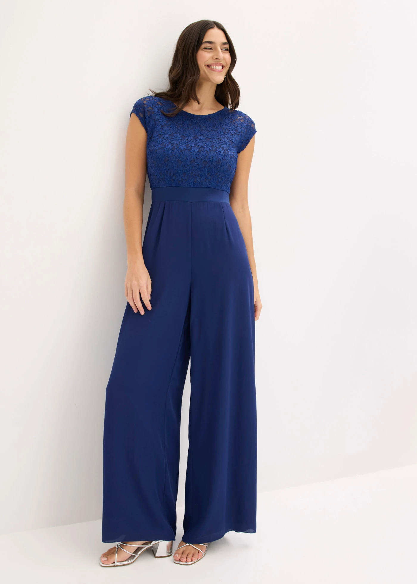 Jumpsuit van fijne chiffon met kant • middernachtblauw • bonprix online shop