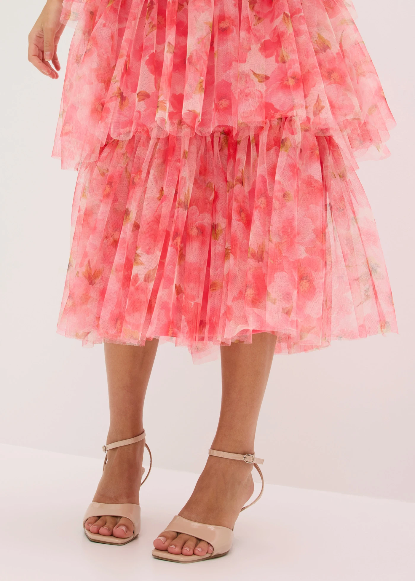 Robe midi en tulle fin à volants • magenta à fleurs • Boutique bonprix