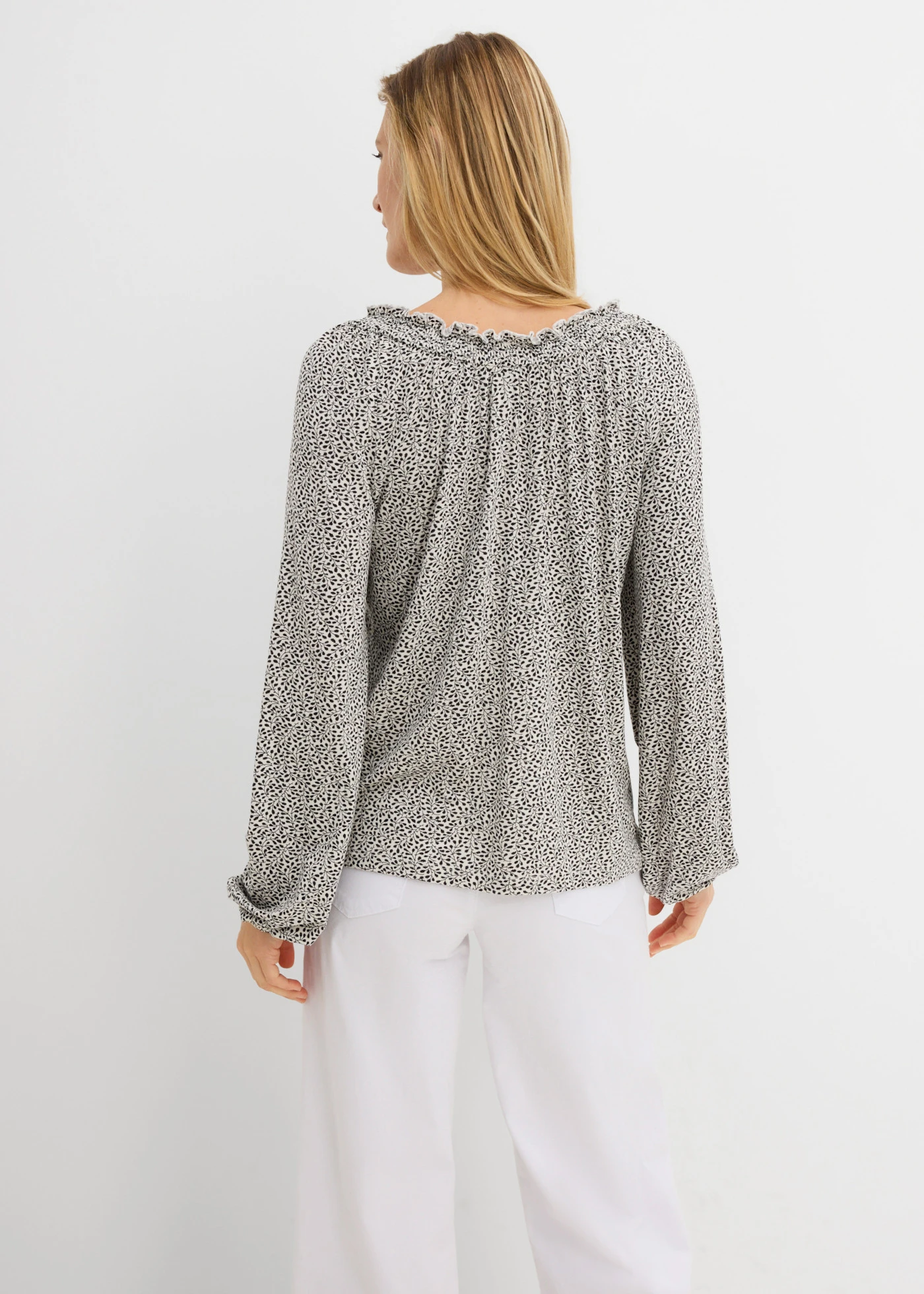 Tričko s dlhým rukávom z viskózového mixu • biela vlna-čierna kvetovaná • obchod bonprix