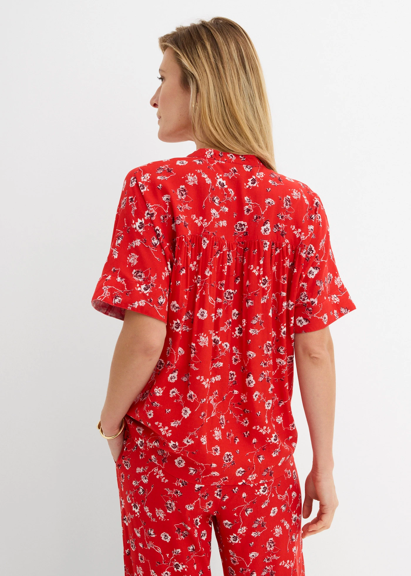 Blouse van soepele viscose • aardbeirood gebloemd • bonprix online shop