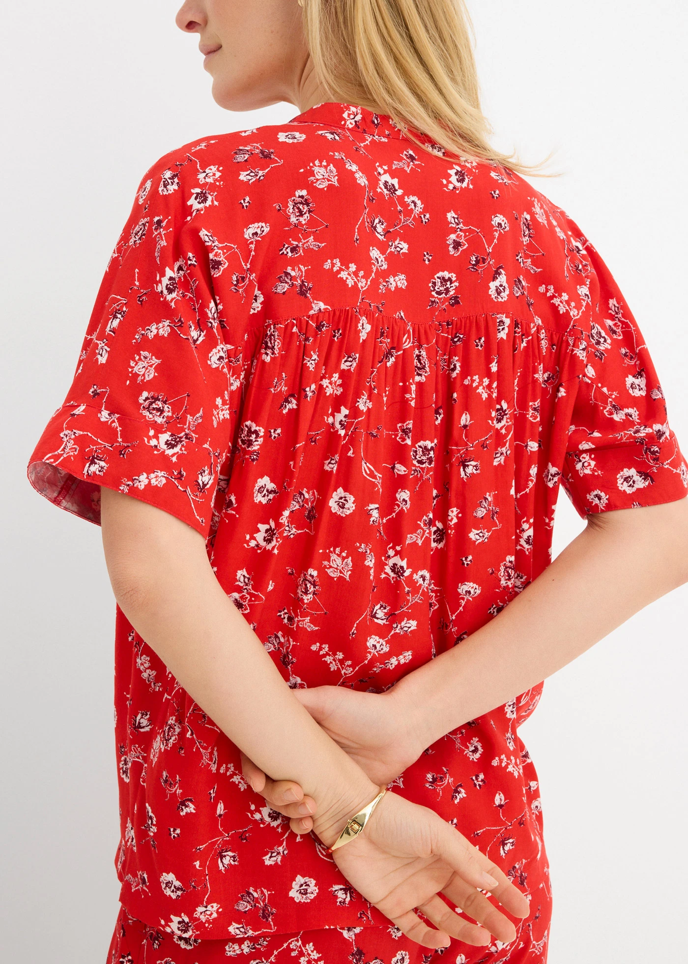 Blouse van soepele viscose • aardbeirood gebloemd • bonprix online shop