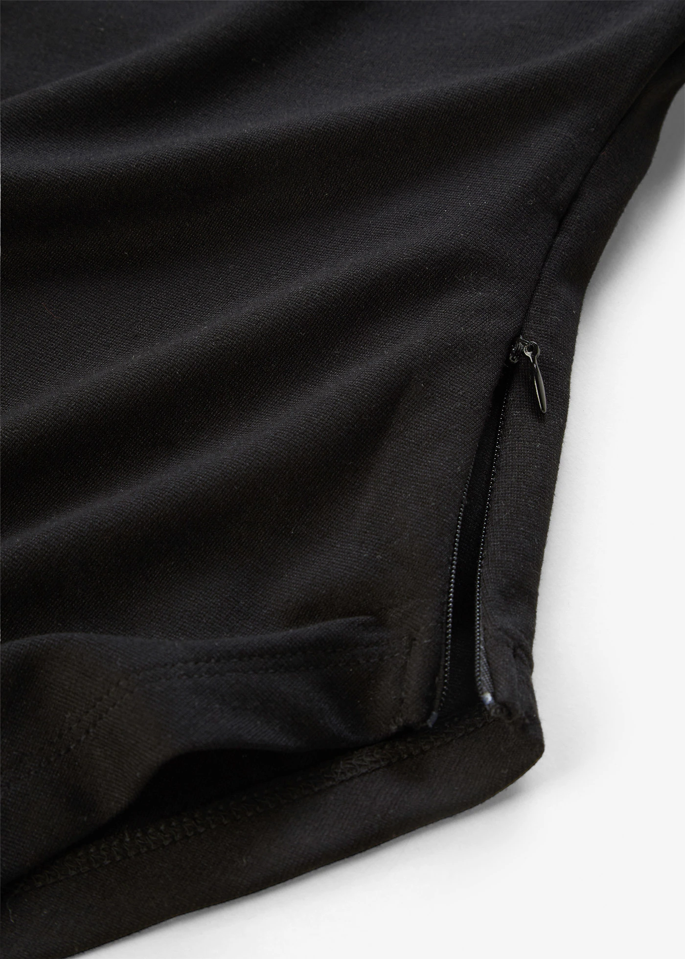 Top asimetric din material Punto di Roma • negru • magazin bonprix