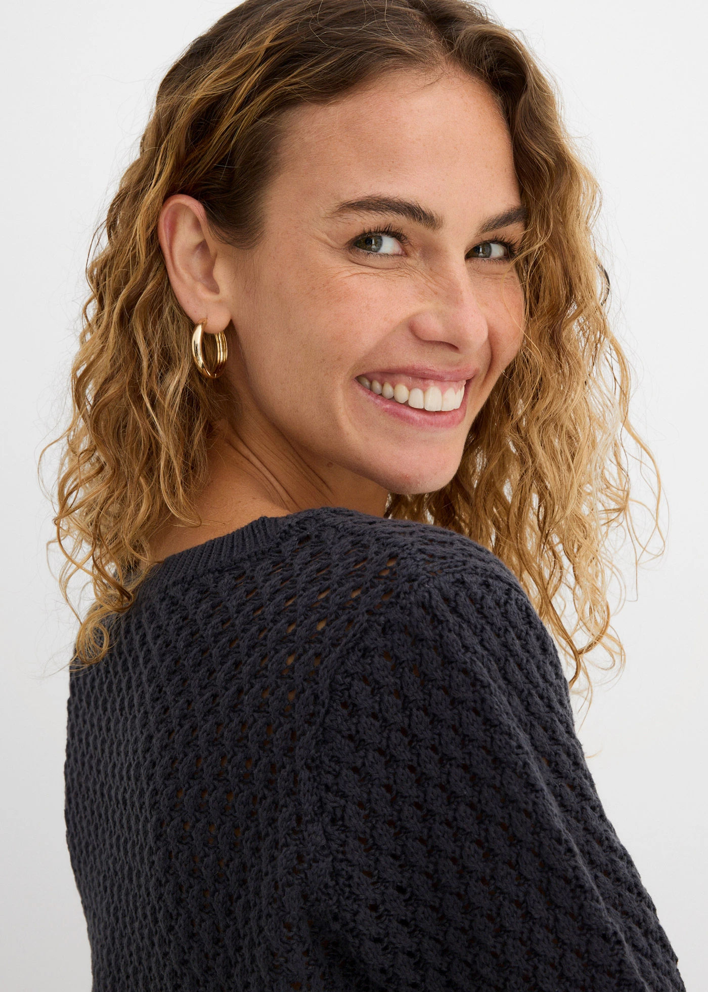 Pull en maille texturée de coton mélangé • bleu nuit • Boutique bonprix