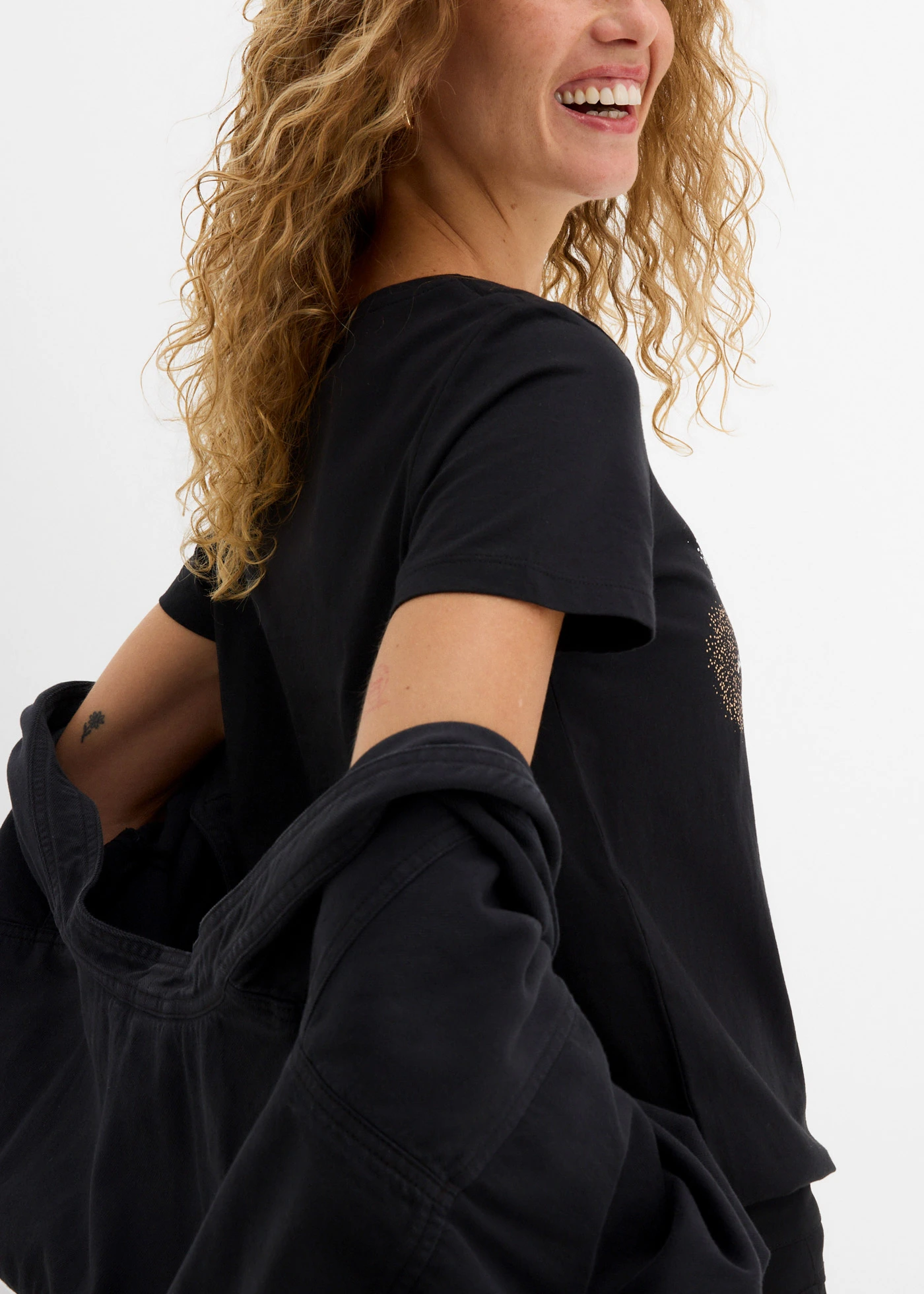 Katoenen shirt met hart van biologisch katoen • zwart • bonprix online shop