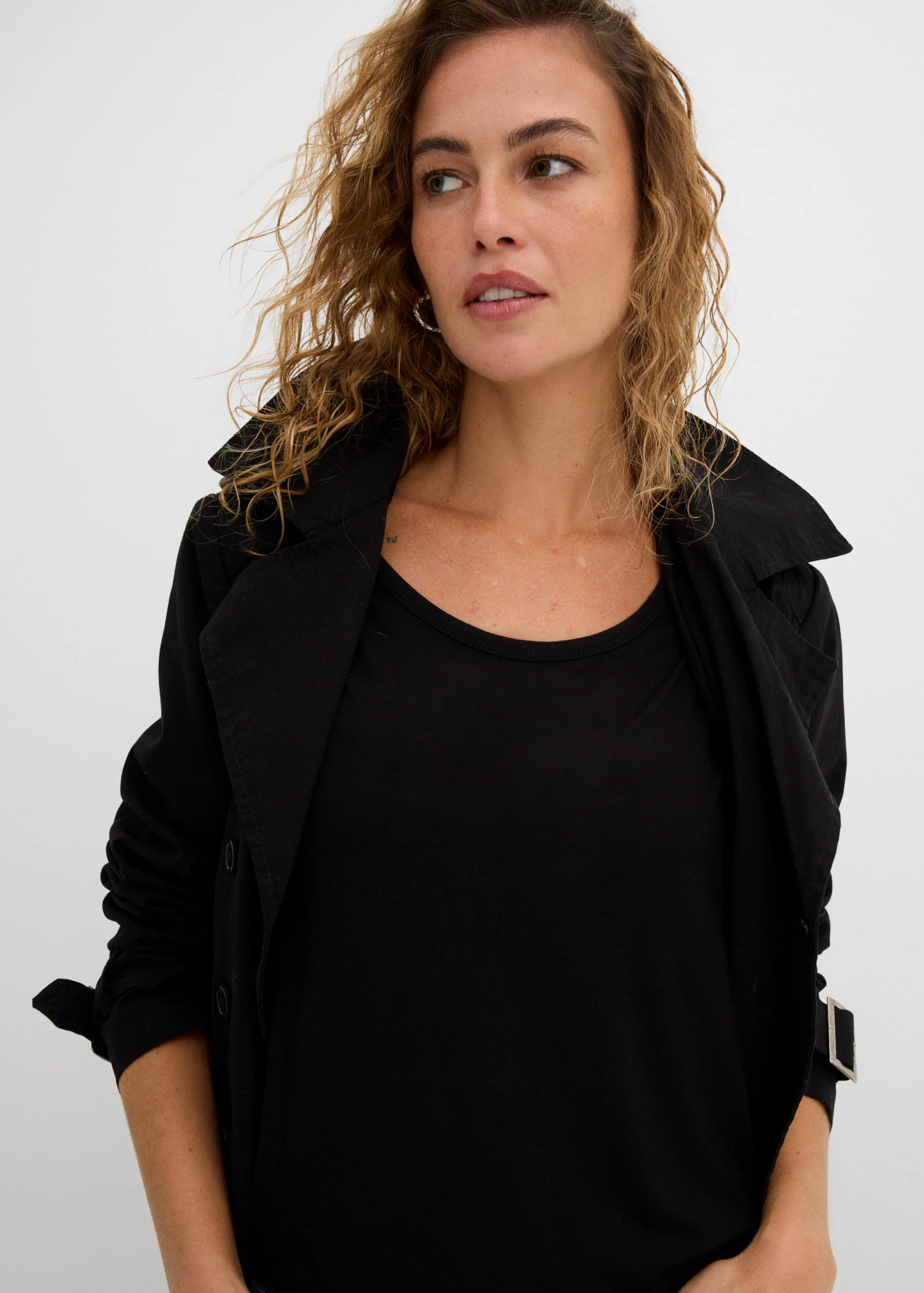 Bluză din material moale cu viscoză • negru • magazin bonprix