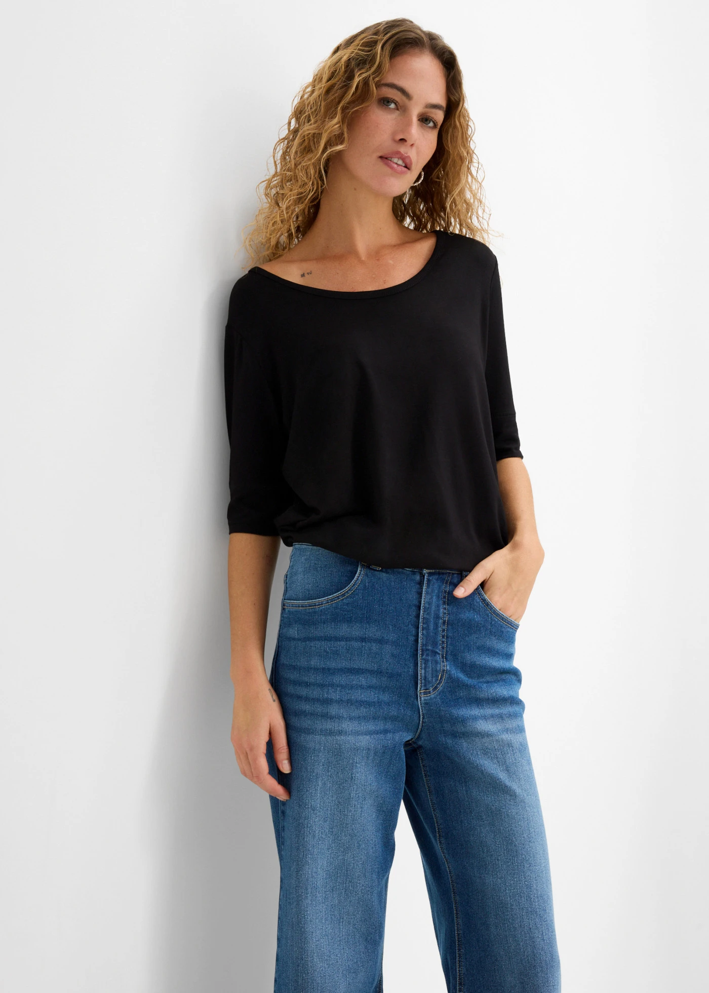 Bluză din material moale cu viscoză • negru • magazin bonprix