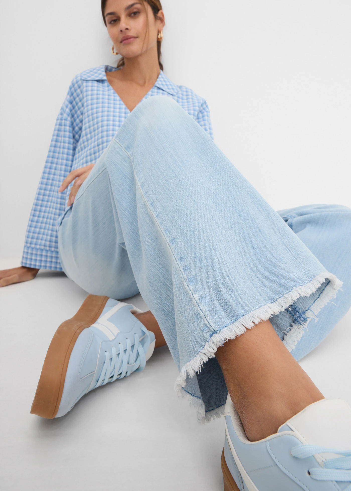 Wide leg jeans, high waist • ijsblauw denim used • bonprix online shop