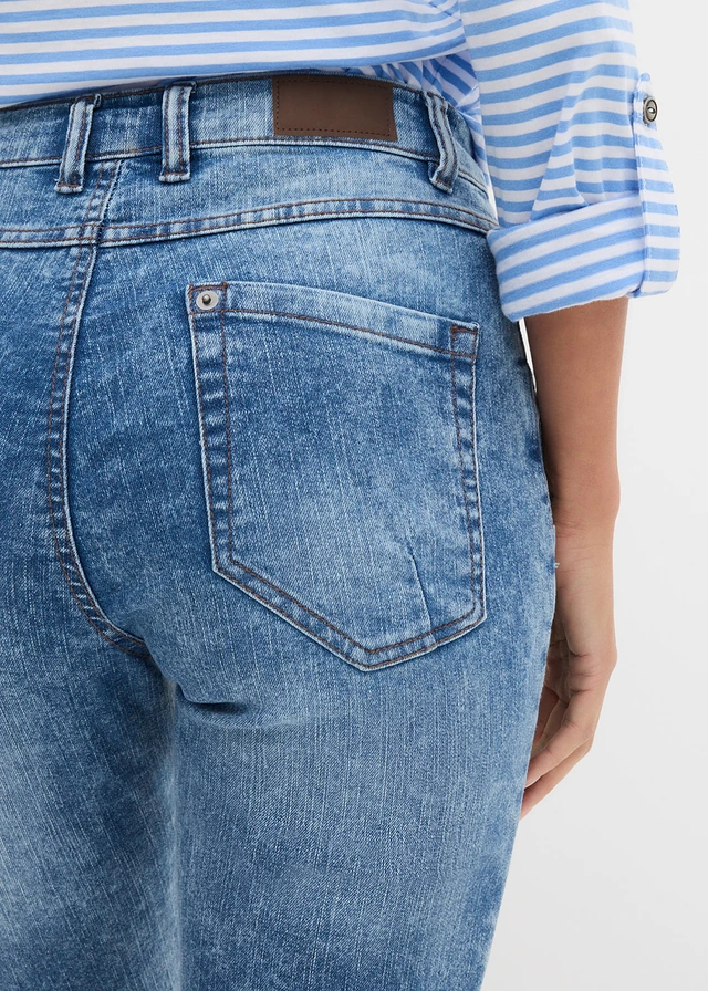 Corsaire en jean extensible • bleu clair • product-page.page-title-suffix