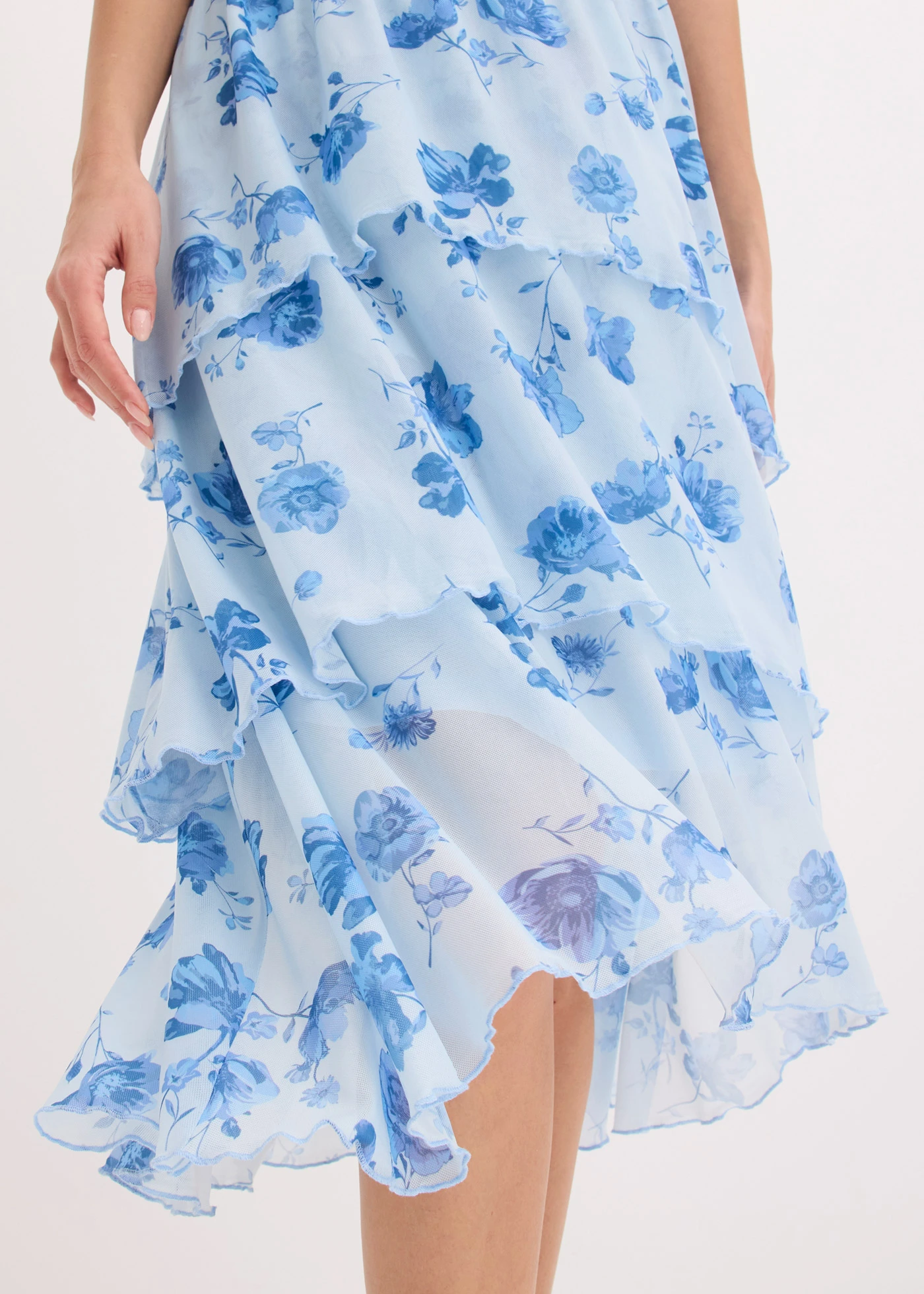 Robe midi en mesh doux • bleu poudré floral • Boutique bonprix