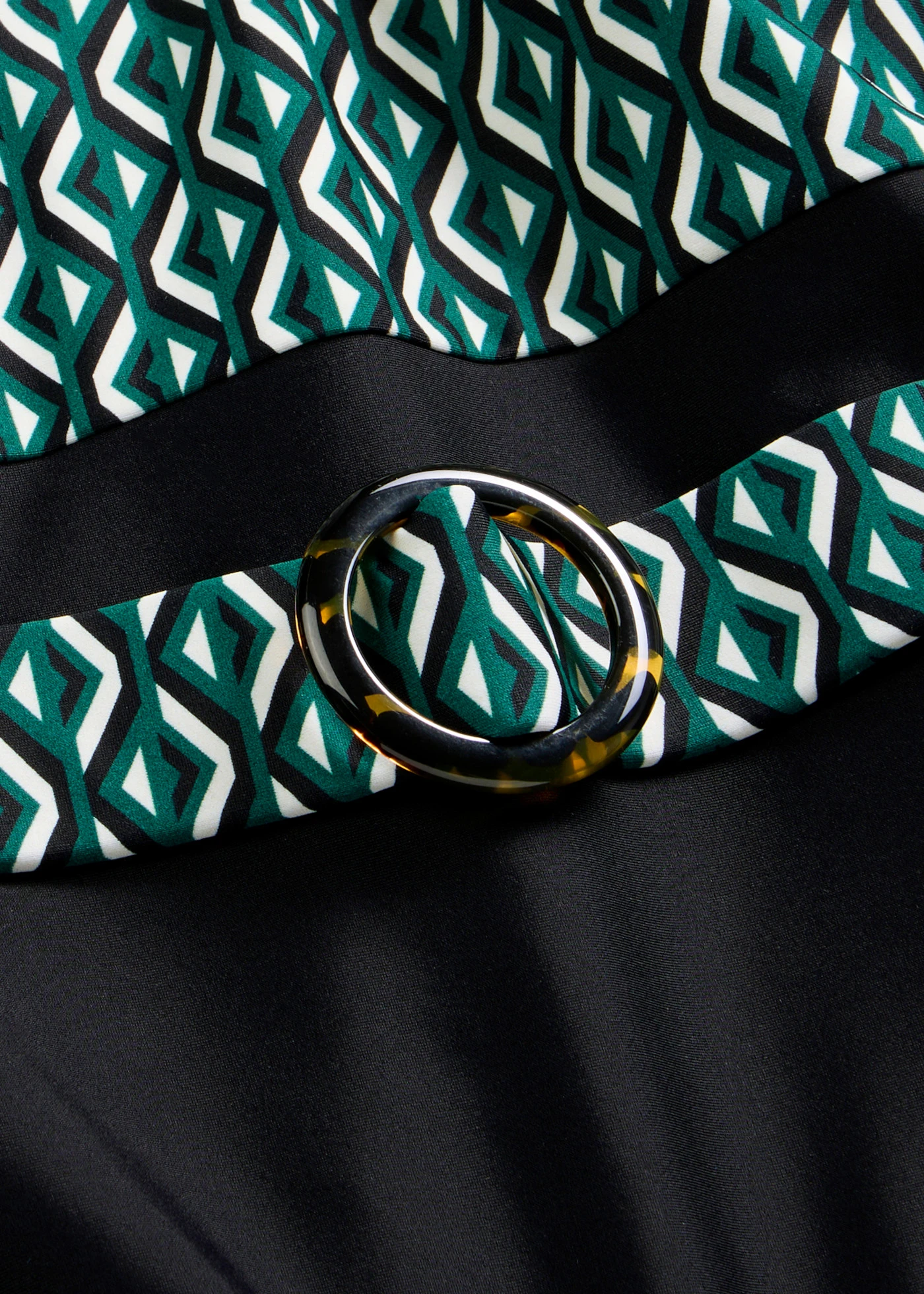 Badpak met riem, medium corrigerend • zwart-groen-wit grafische print • bonprix online shop