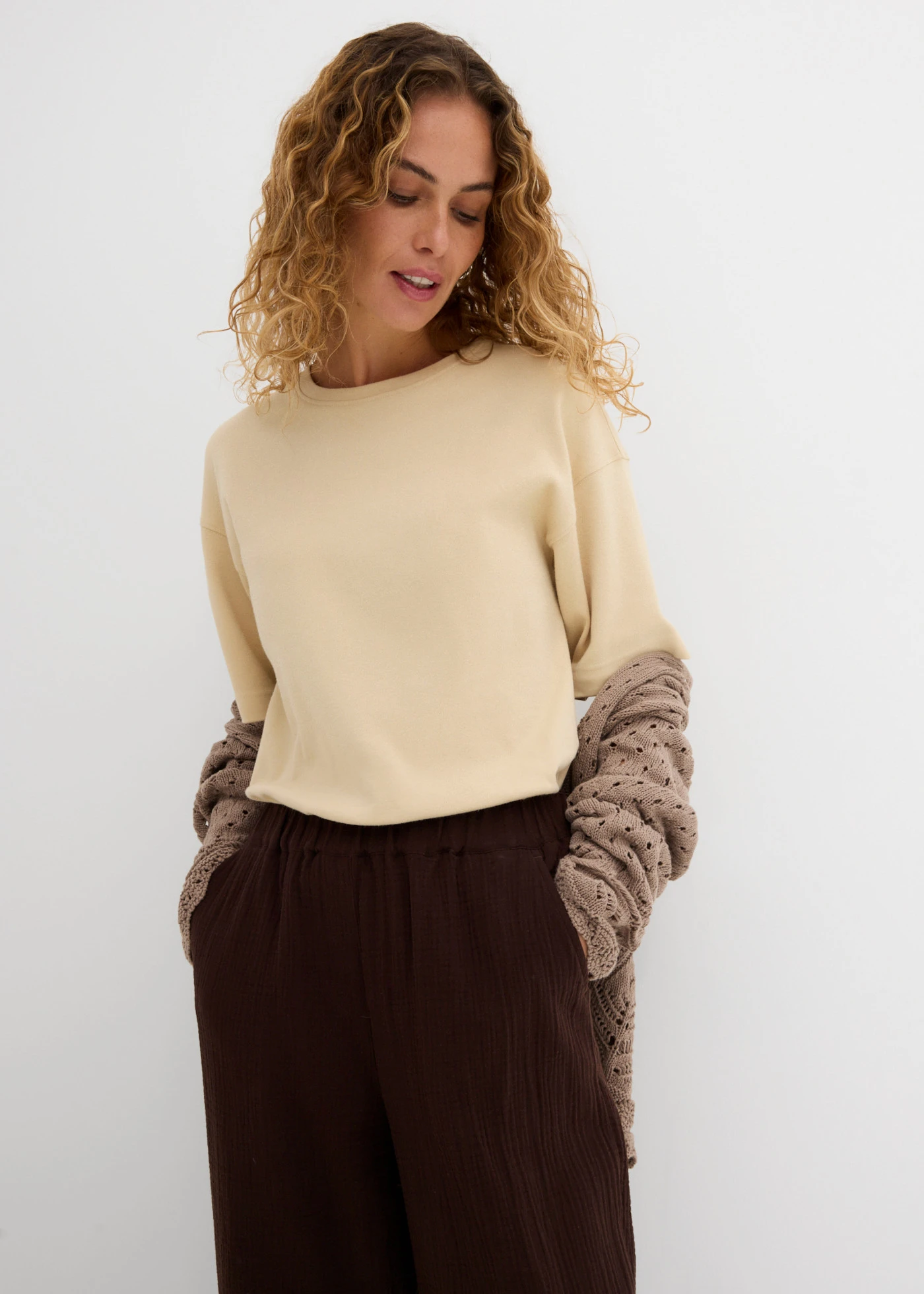 Pantalon barrel en gaze 100% coton • marron foncé • Boutique bonprix