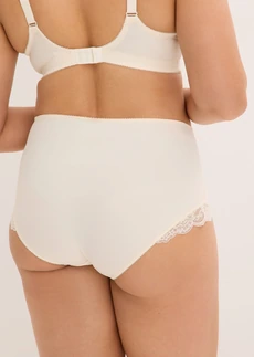 Corrigerende slip met sierlijk kant, Kleur: beige