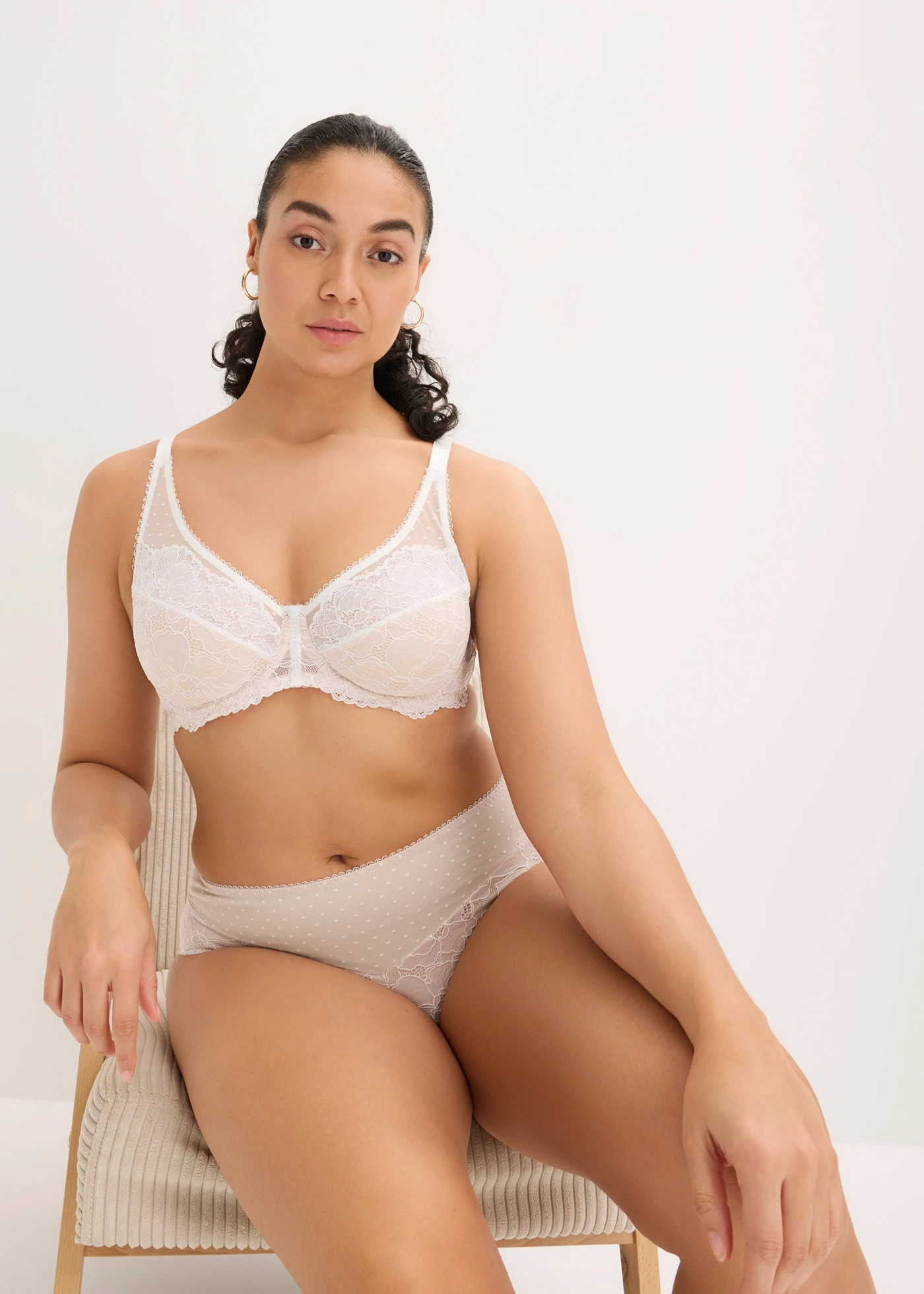 Minimizer bh met sierlijk kant • wit-lichtbruin • bonprix online shop