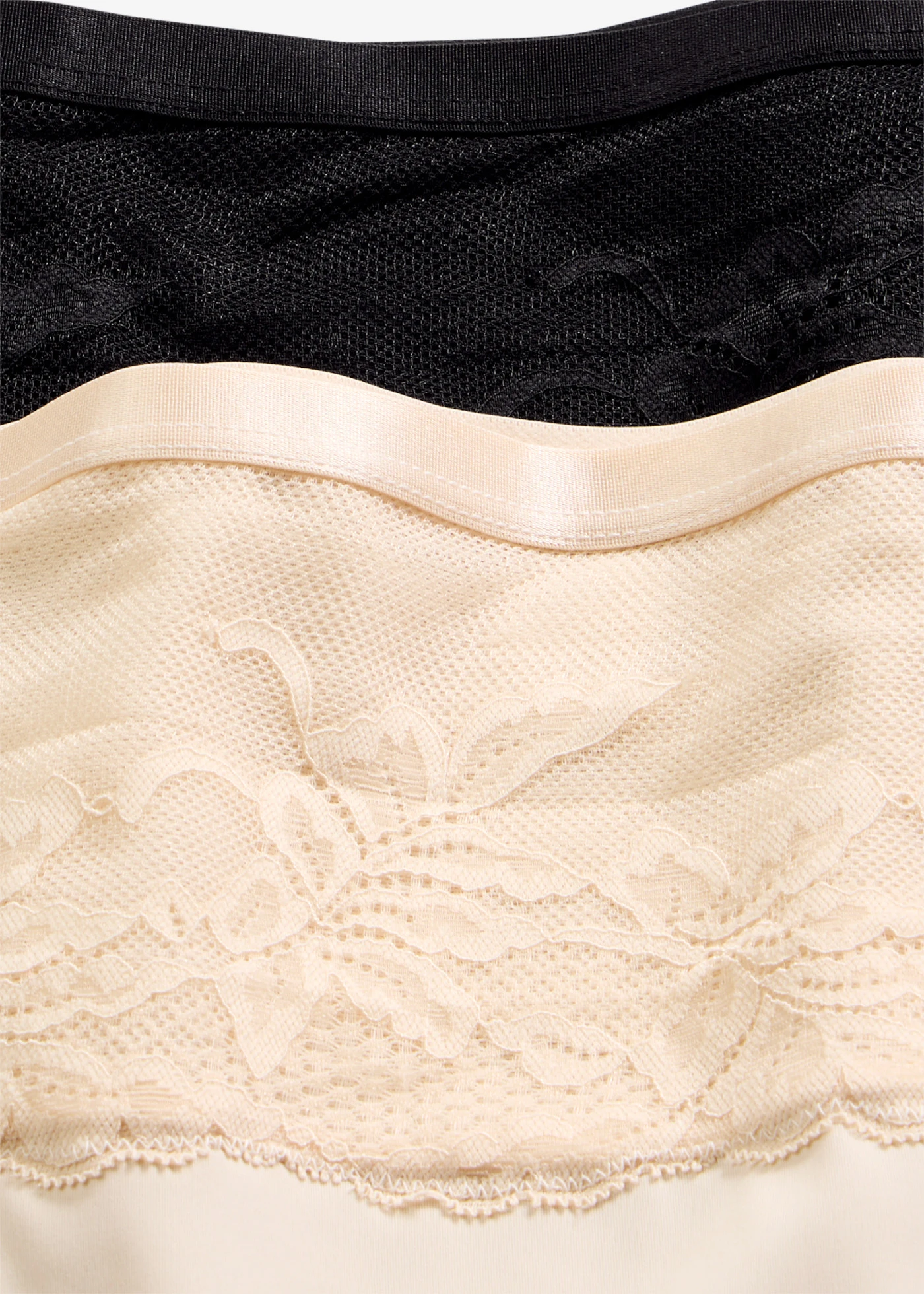Lot de 2 slips sculptants à découpe laser, maintien léger • noir + beige sable • product-page.page-title-suffix