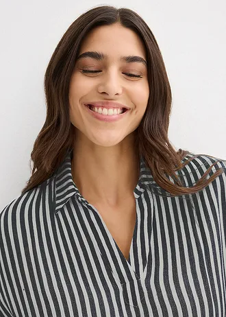 Blouse manches courtes en viscose fluide • bleu foncé/blanc rayé • Boutique bonprix