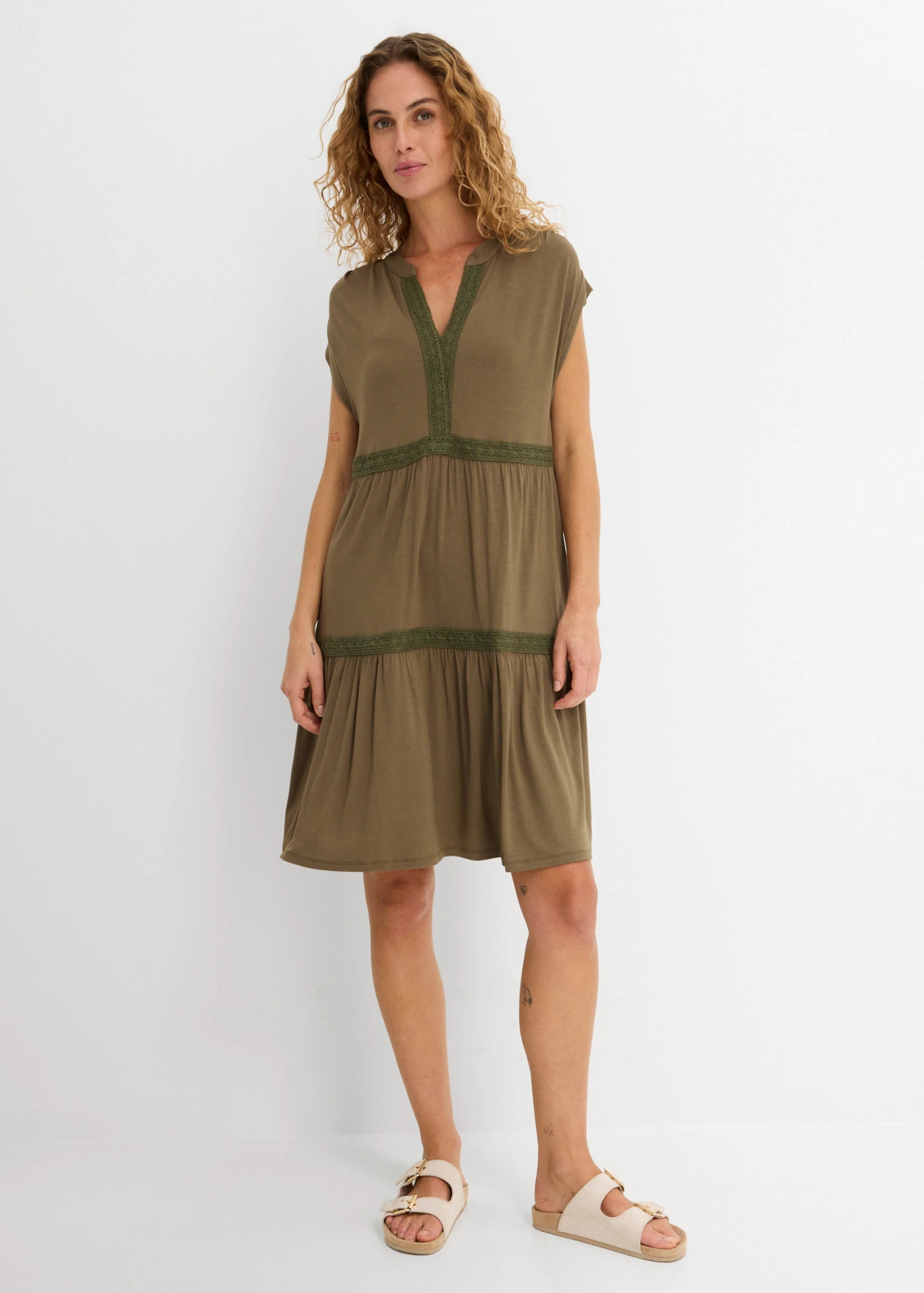 Rochie gen tunică din amestec moale de viscoză • oliv închis • magazin bonprix