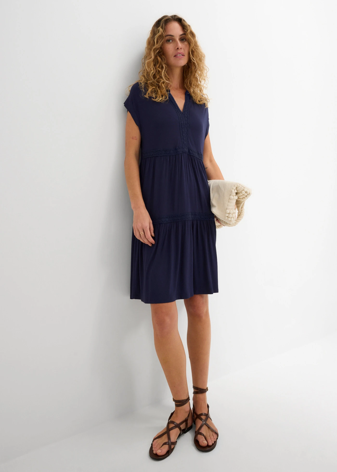 Rochie gen tunică din amestec moale de viscoză • bleumarin • magazin bonprix