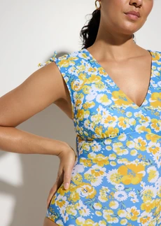 Costum de baie cu efect de modelare ușor, cu bretele late • verde-iederă floral • magazin bonprix