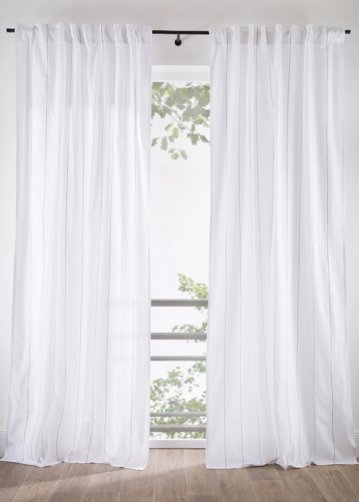 Závěs s vetkanými pruhy (1 ks v balení) • krémovo-modrá • bonprix obchod