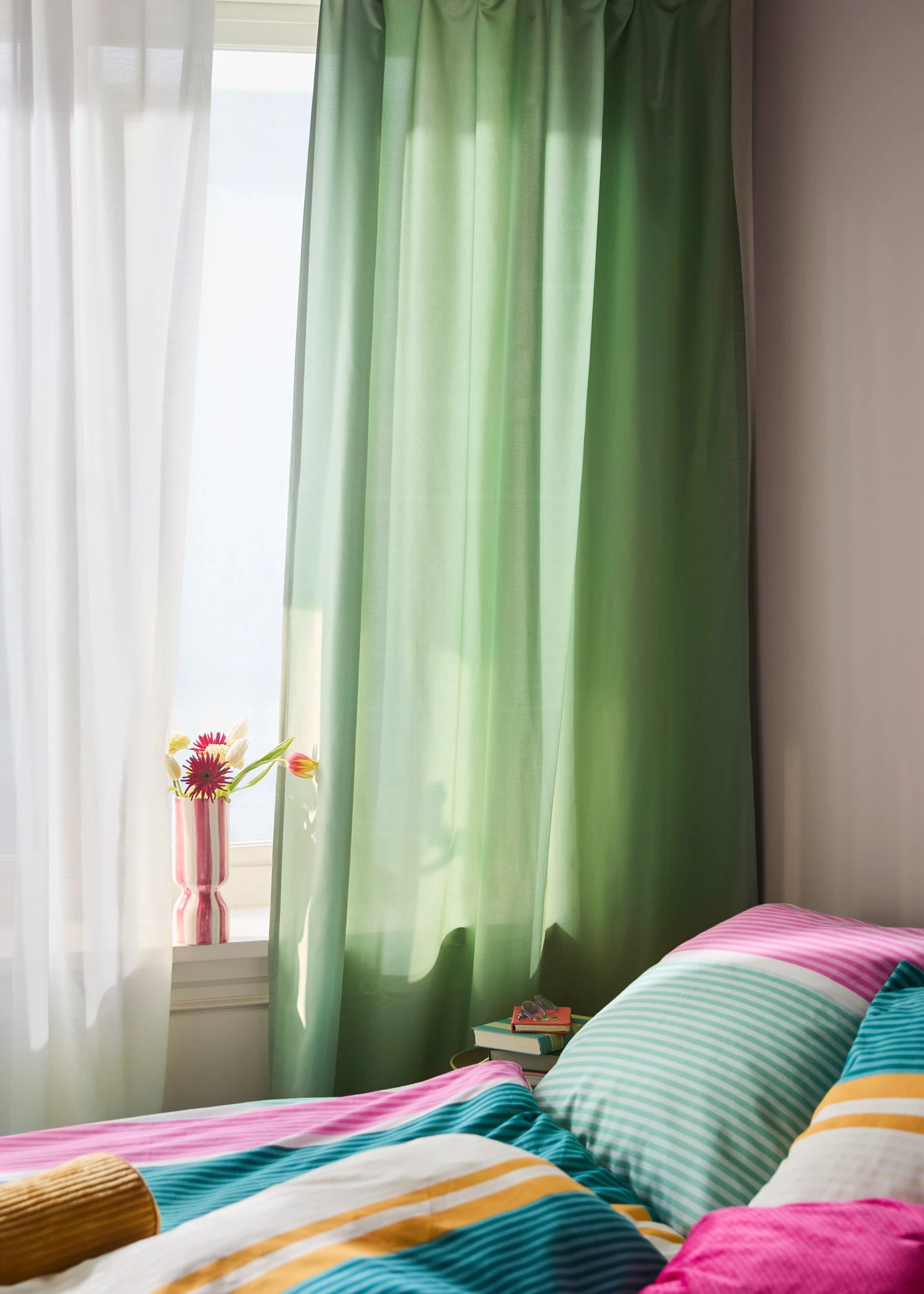 Lot de 2 rideaux en microfibre • vert tendre • Boutique bonprix