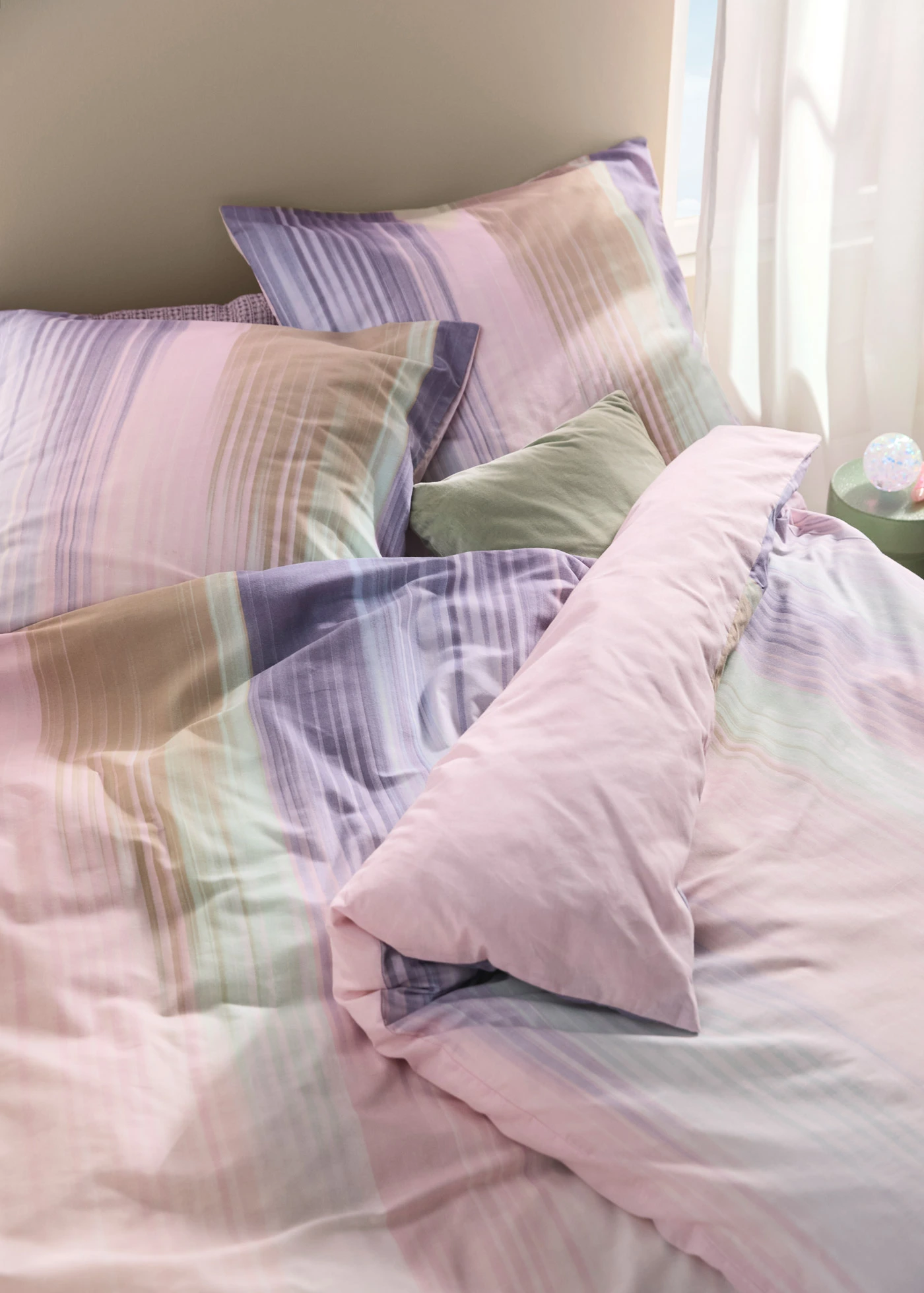 Parure de lit réversible en coton mélangé • blanc-rose • Boutique bonprix