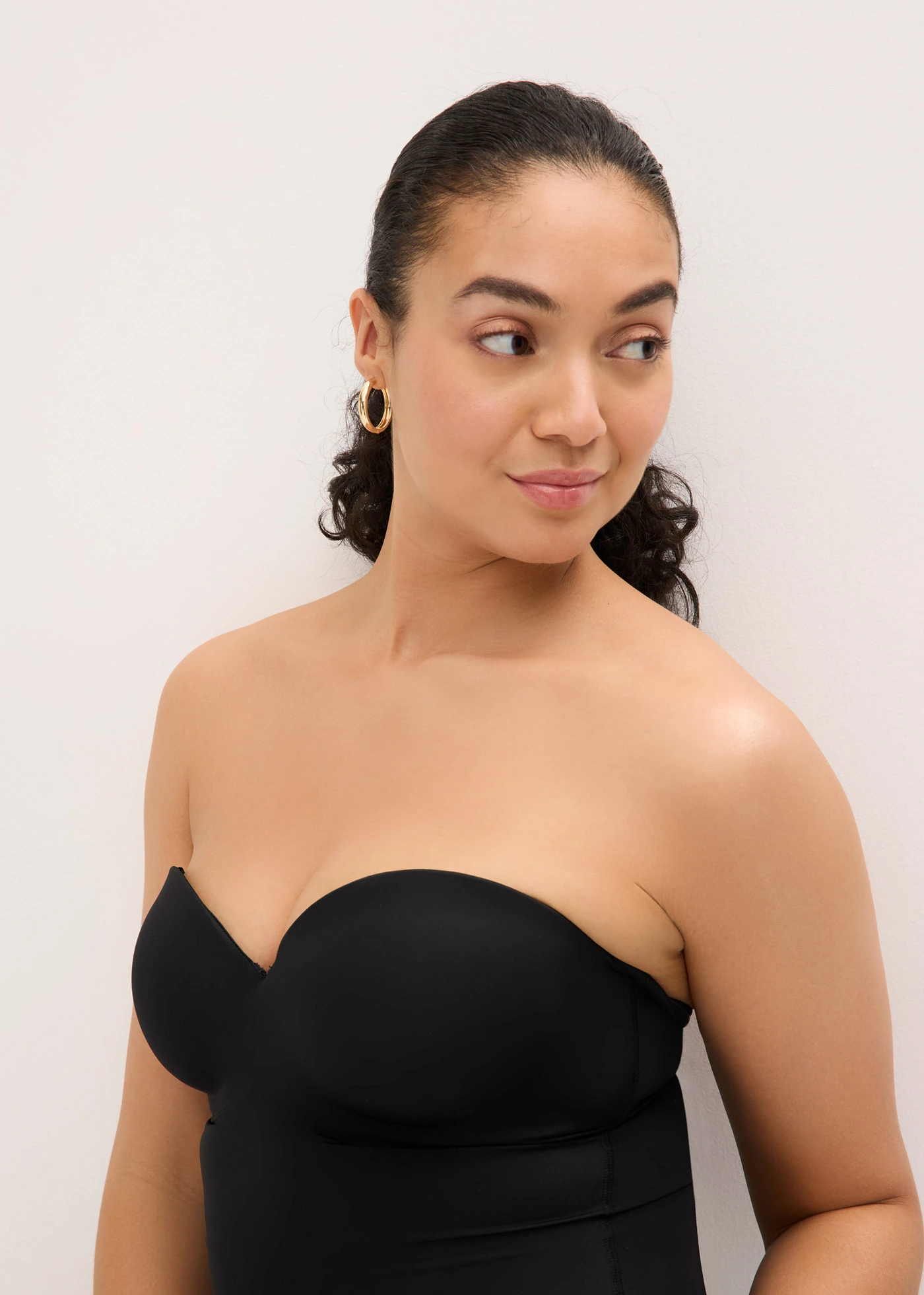 Body cu efect modelator ușor și bretele detașabile • negru • magazin bonprix