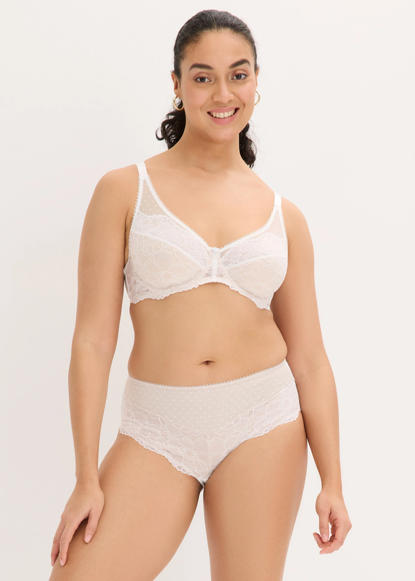 Slip maxi avec dentelle • blanc-marron clair • Boutique bonprix