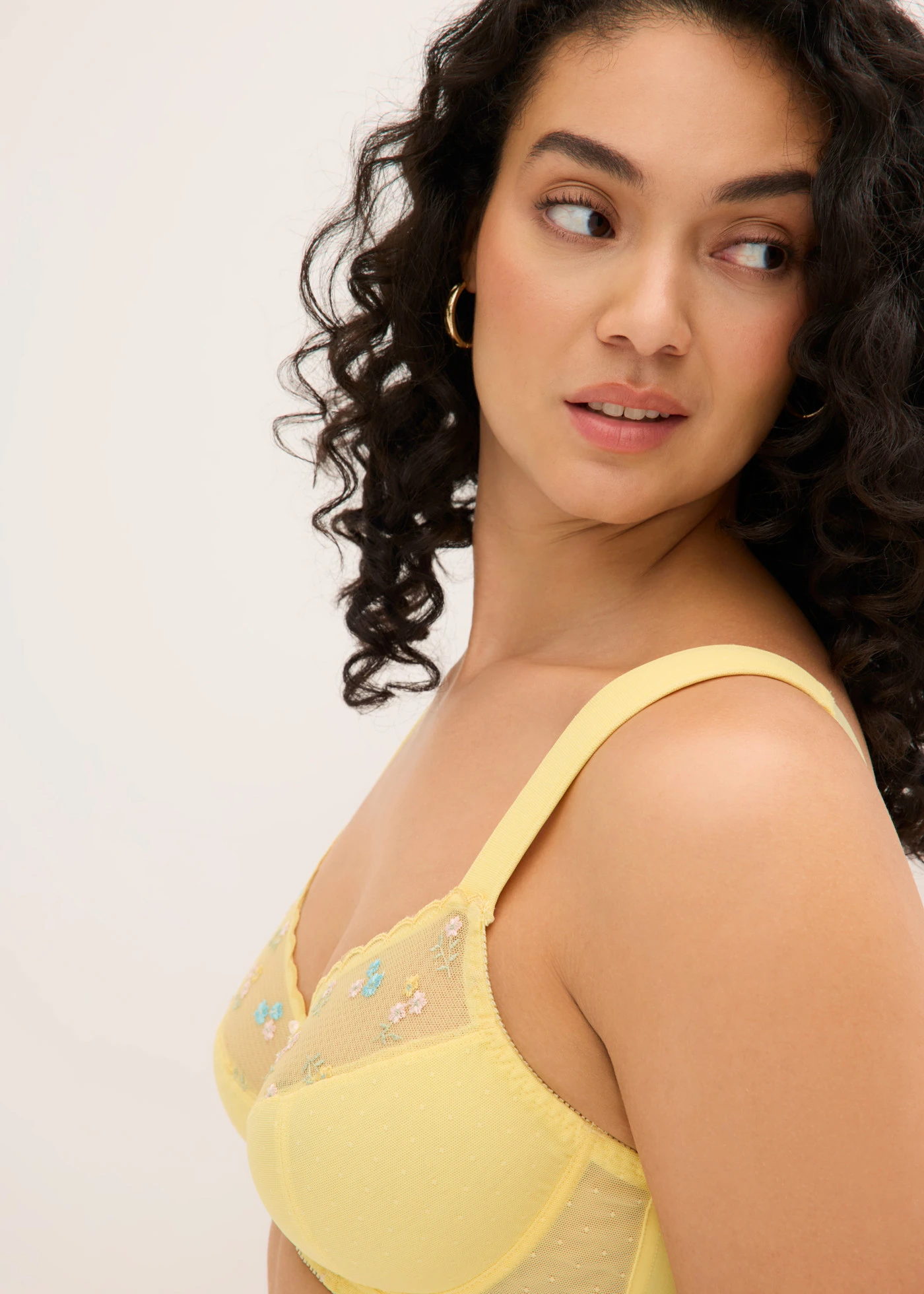 Soutien-gorge minimiseur à bretelles rembourrées • jaune clair floral • Boutique bonprix