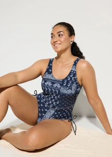 Maillot sculptant à nouettes, maintien léger • bleu foncé-blanc imprimé • Boutique bonprix