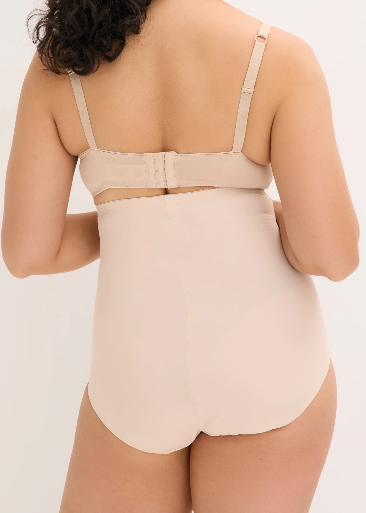 Alakformáló alsó, High Waist, pamuttal és hímzéssel • bézs • bonprix áruház