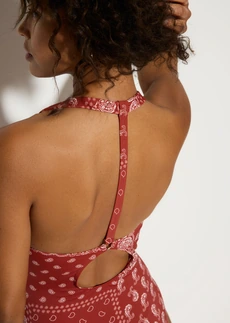 Costum de baie cu model inedit la spate • roșu-chilli- alb cu imprimeu • magazin bonprix