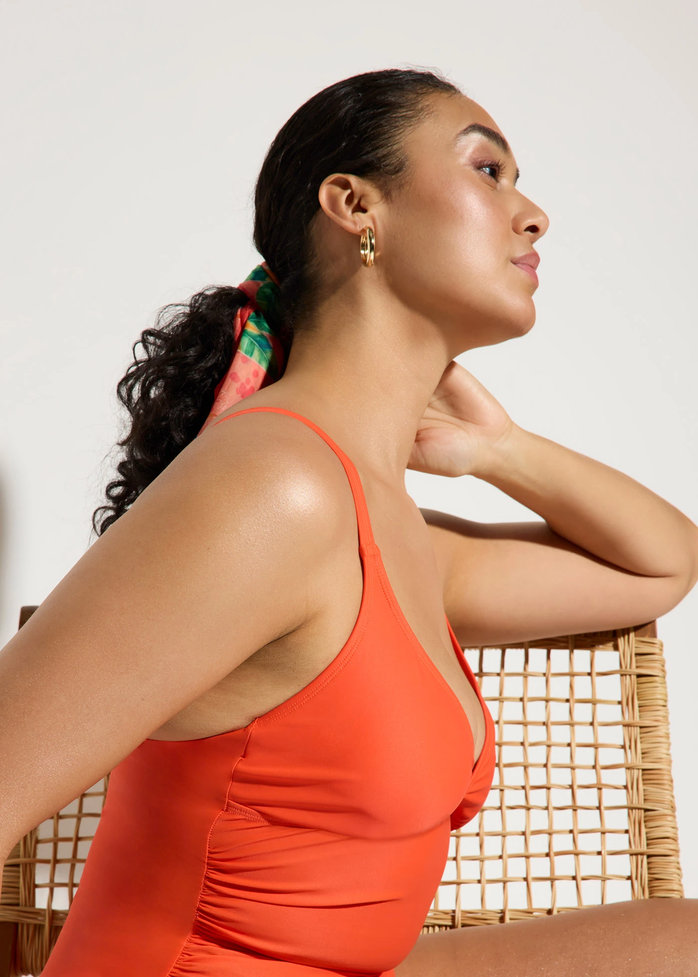 Maillot 1 pièce sculptant à encolure V, maintien léger • corail • Boutique bonprix