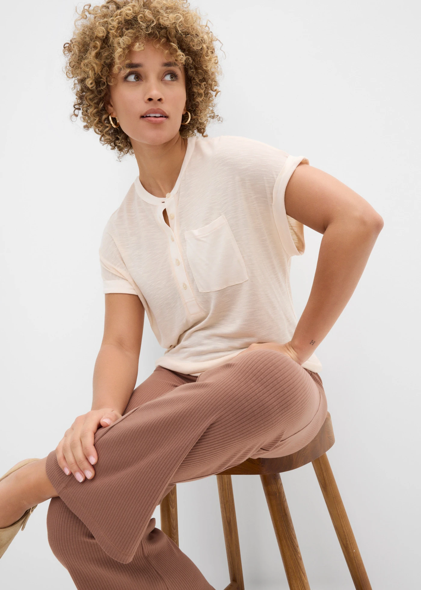 T-shirt van puur viscose • sandbeige • bonprix online shop