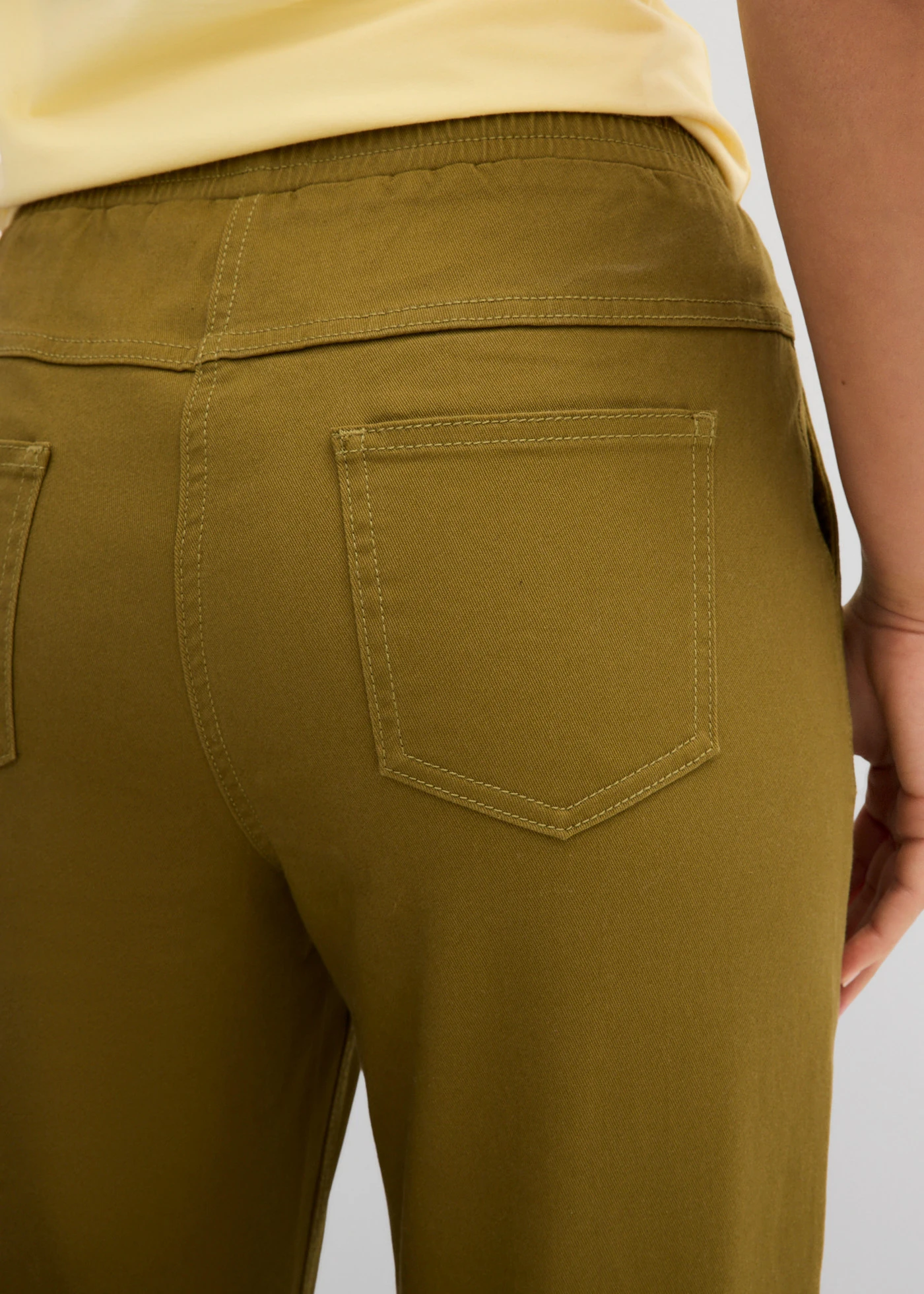 Ballonbroek van twill van een katoen-elastaanmix • natuurgroen • bonprix online shop