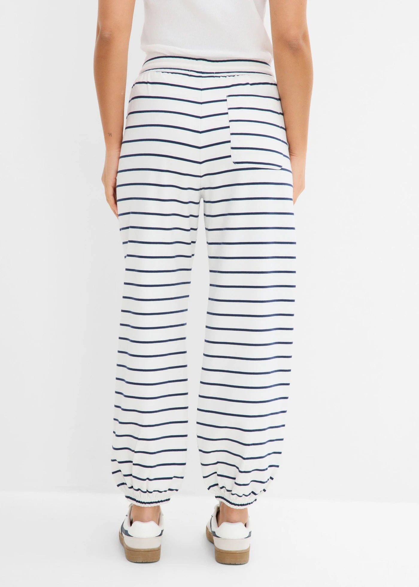 Pantalon sweat en coton mélangé • écru/bleu foncé rayé • Boutique bonprix