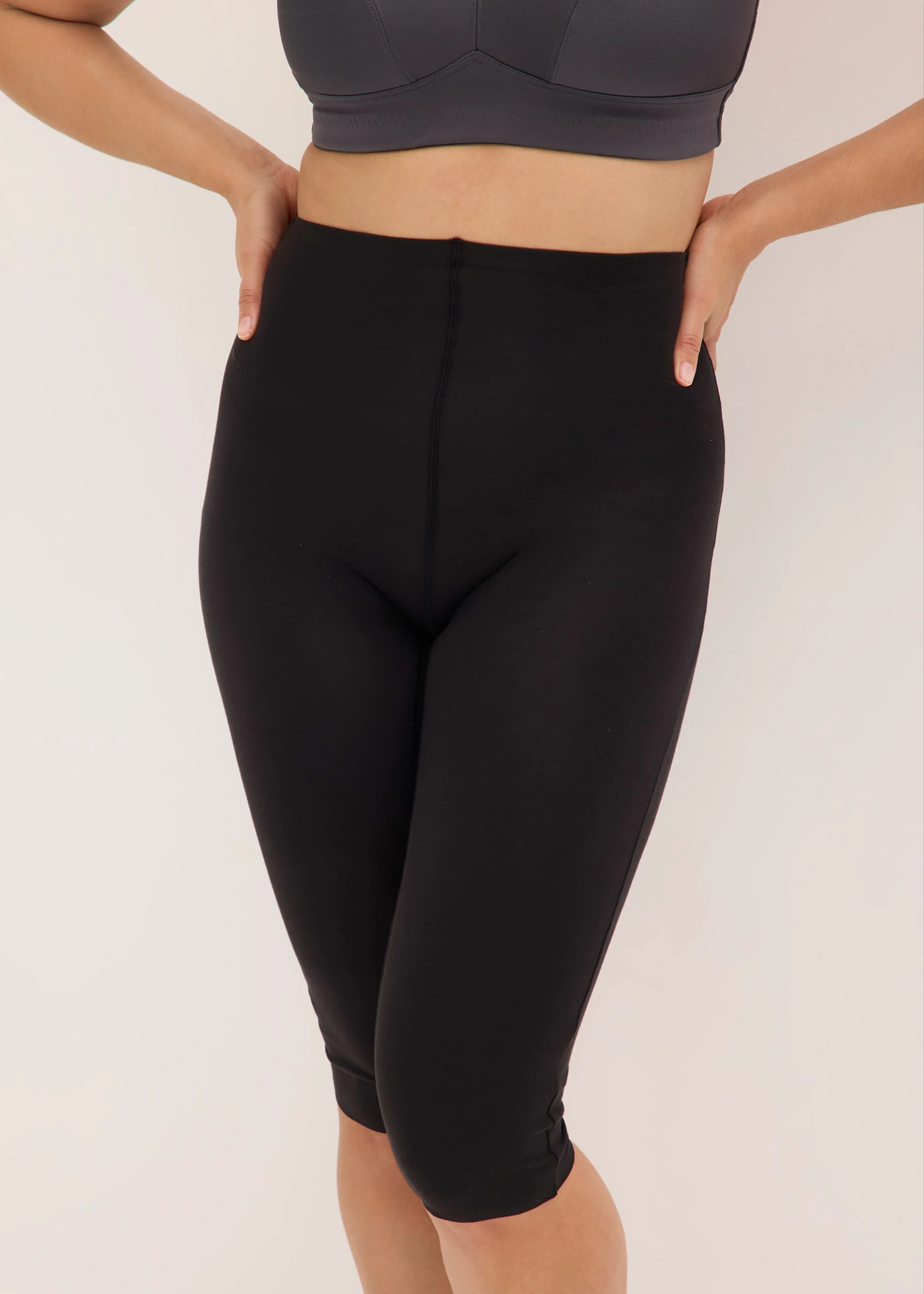 Licht corrigerende capri van katoen • zwart • bonprix online shop