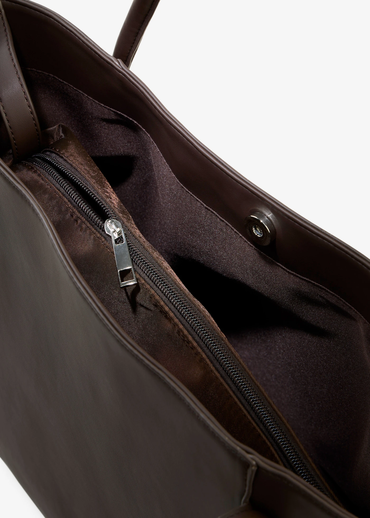 Torba typu shopper z okrągłą lamówką i dużą kieszenią w środku • brązowy • sklep bonprix