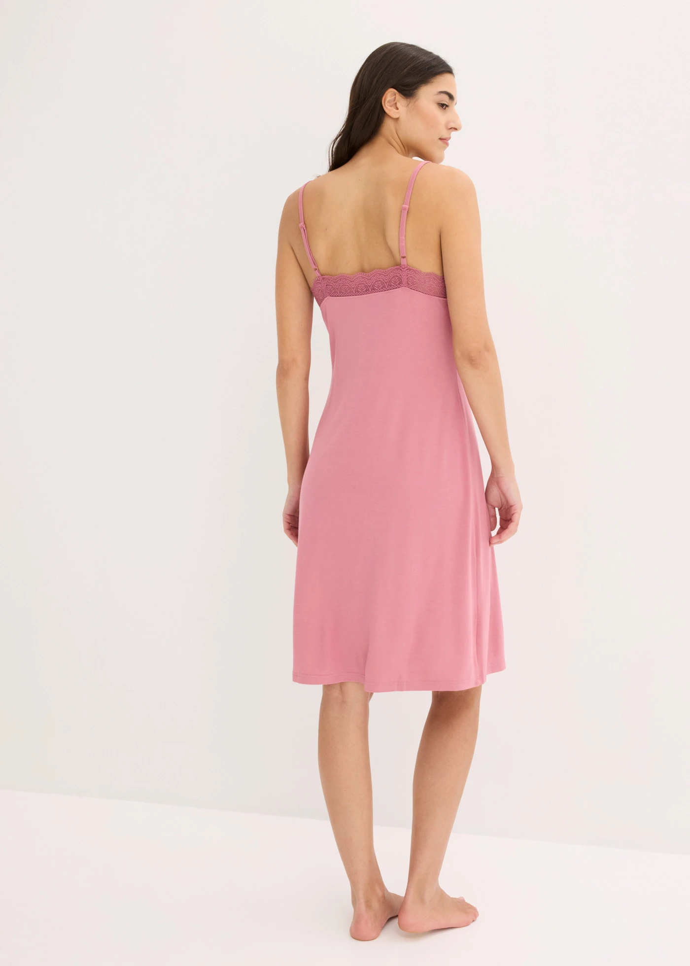 Nachthemd in een zachte viscosemix • bessensorbet • bonprix online shop