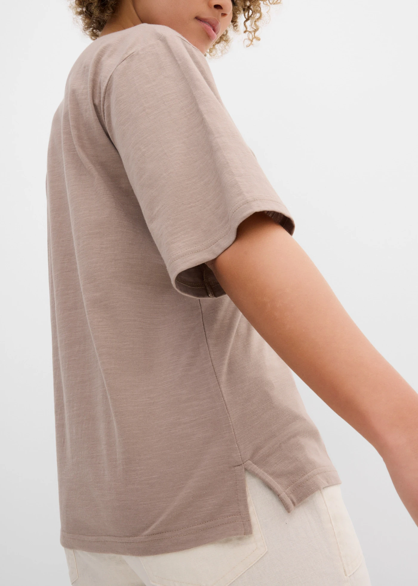 Katoenen boxy shirt van slub garen (set van 2) • taupe-wit • bonprix online shop