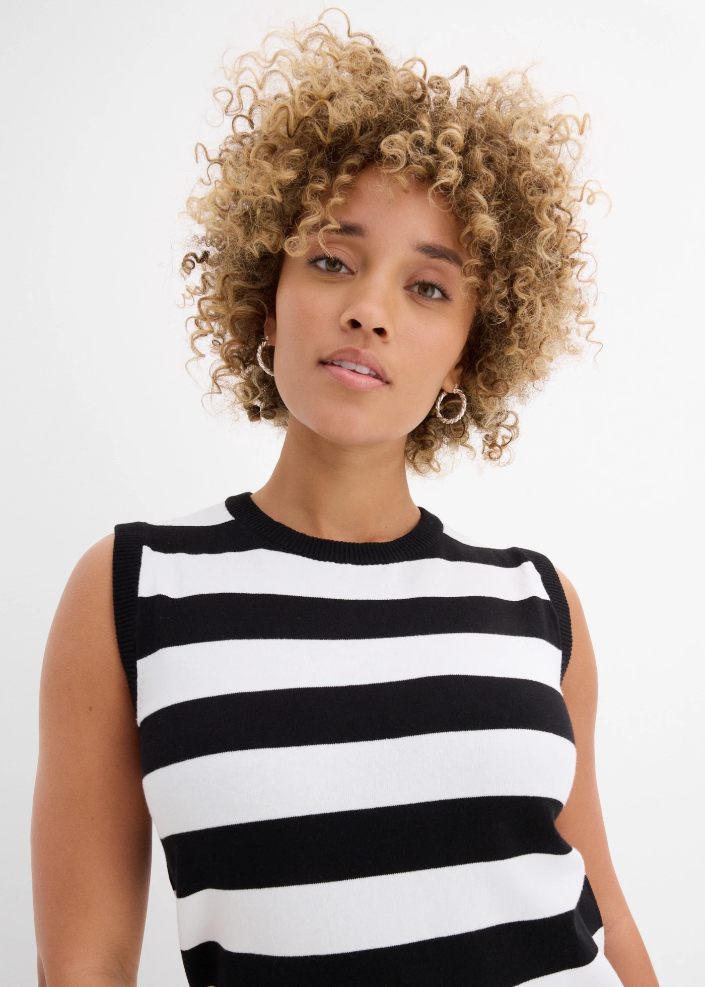 Gebreide jurk van een katoenmix • zwart-wolwit gestreept • bonprix online shop