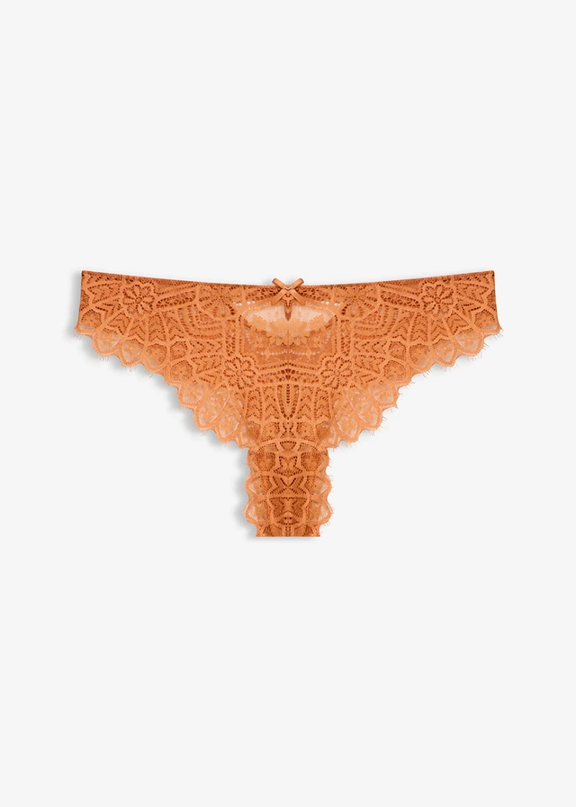 String met sierlijk kant